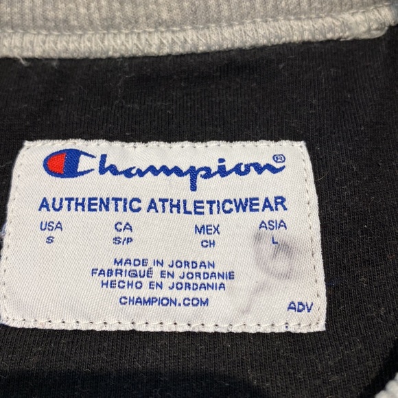 Champion Sweatshirt - Picture 4 of 6